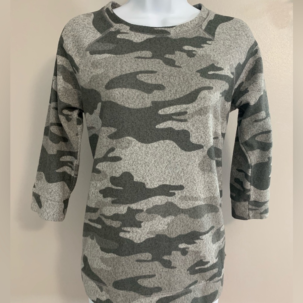 Tribal Gray Camouflage Print 3/4 Sleeve Top